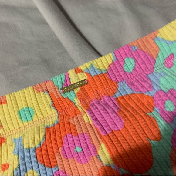 ✨Billabong Thermal Bell Bottom Pants✨ - Picture 4 of 10